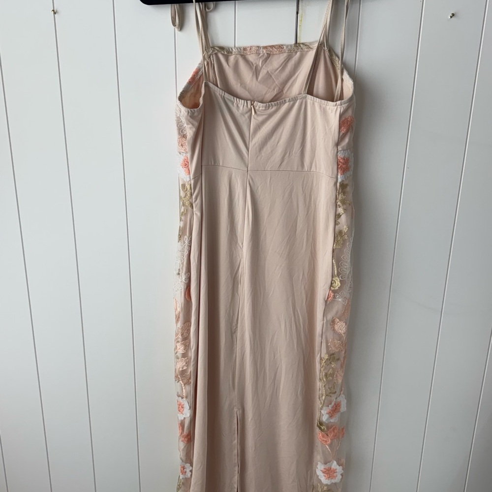 Shein Curve Peach/Blush Floral Embroidery 0XL Whimsy - Picture 6 of 7